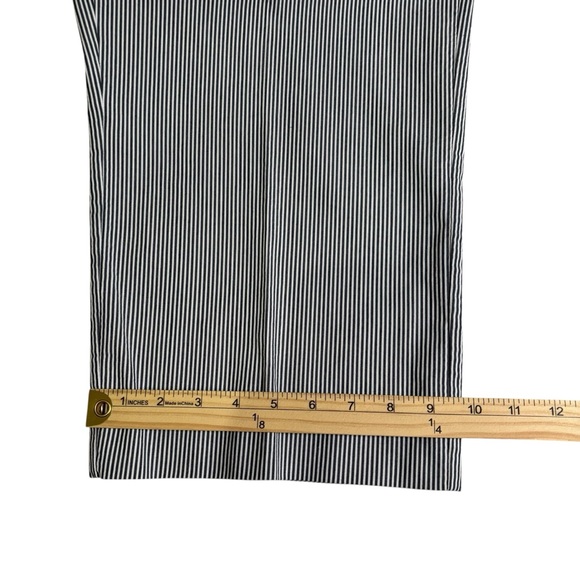 Alfred Dunner Seersucker Striped Pull On Pants 16W Gray White Cropped Coastal - Picture 13 of 13